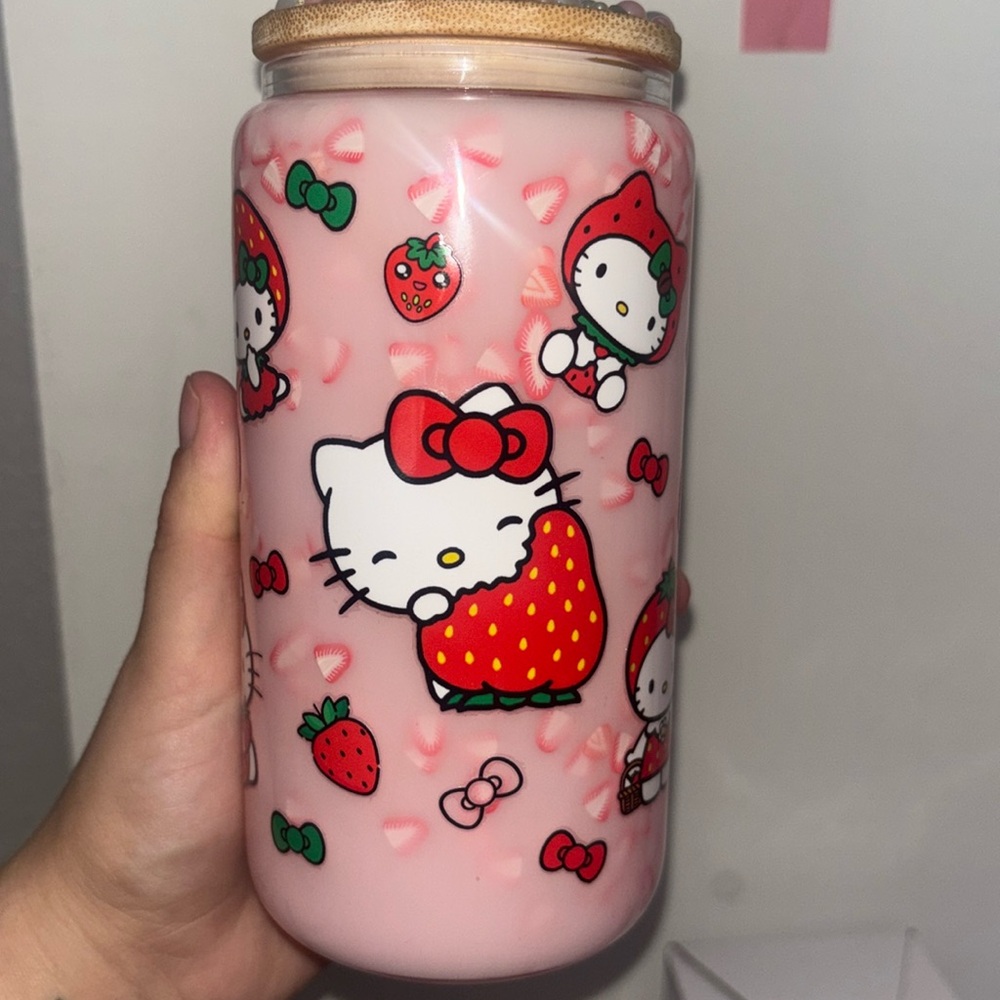 Raquel‘s creations customize 20 oz glass tumbler HK strawberry (READY TO SHIP )